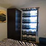 Vuk\'S 5 Min From The Beach Two-Bedroom Apart