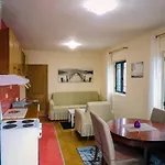 Vuk\'S 5 Min From The Beach Two-Bedroom Apart