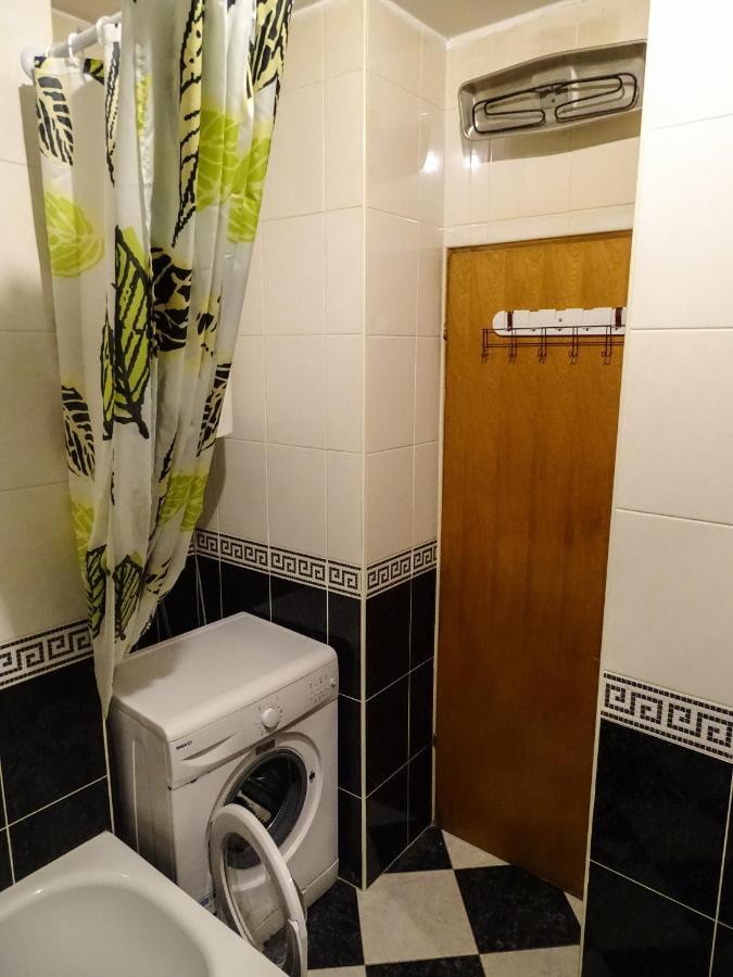 Vuk's 5 Min From The Two-bedroom * Budva